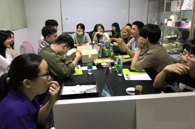 老師和同學(xué)在學(xué)習(xí)手板模型制作后,自己動手組裝的產(chǎn)品